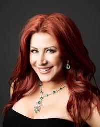 Jennifer Pinkerton's Instagram, Twitter & Facebook