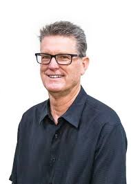 Lee Coe's Instagram, Twitter & Facebook