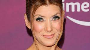 A bright blue dress and vibrant. Ex Grey S Anatomy Kate Walsh Kam Schon Mit 39 In Menopause Promiflash De