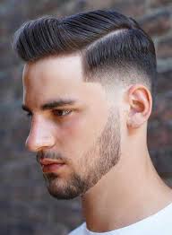 Potongan rambut pria sesuai bentuk wajah yang cocok berikutnya adalah model ivy league style. 12 Pilih Gaya Rambut Pendek Pria Sesuai Bentuk Wajah Anda