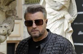 Jun 25, 2021 · din popor, se spune că oamenii care reușesc să strângă averi sunt și cei mai zgârciți. Care E Starea De SÄƒnÄƒtate A Lui CÄƒtÄƒlin Botezatu DupÄƒ Ce A Fost Operat De UrgenÈ›Äƒ Asta MÄƒ OmoarÄƒ Cel Mai Tare Spynews Ro