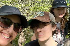 🍴WINNING at Dinner! 🍴 Last night I made TWO different kinds of chicken  for dinner! Both were recipes from our book #getleanandhealthy2 🎉 Todd  came into the kitchen and saw me using