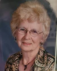 Lorraine Becker's Instagram, Twitter & Facebook