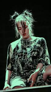 اعتبارًا من 2018 ، يبلغ عمر بيلي إيليش ستة. Billie Eilish Ø¨ÙŠÙ„ÙŠ Ø£ÙŠÙ„ÙŠØ´ Ù‚Ù„Ø¨ Ø¨Ù†ÙØ³Ø¬ÙŠ Purple Heart Facebook
