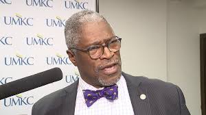 Finger-pointing, fury and feuding in Kansas City leadership over airport  negotiation