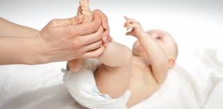 Bei der entstehung wirken genetische faktoren (veranlagung), umwelteinflüsse, die psyche und mechanische reize komplex zusammen. Neurodermitis Beim Baby