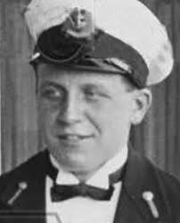 World's largest passenger ship makes detour from New York to honour Thame  war hero