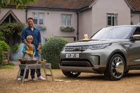 Land Rover Turns Jamie Oliver S Discovery Into A Kitchen On Wheels