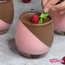 Raspberry Chocolate Mousse Raspberry Chocolate Mousse Raspberry Chocolate Mousse Credi In 2020 Raspberry Chocolate Mousse Yummy Food Dessert Cooking Recipes Desserts