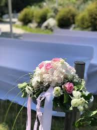 Altargesteck Passiflori Hochzeit Heiraten In Den Bergen Hotel Am Badersee Grainau Hochzeitsplaner Uschi Glas We Hochzeit Sommerhochzeit Hochzeitsplanerin