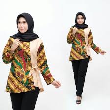 Girls, tahun ini model gamis terbaru tak hanya bernuansa brokat yang membuat penampilanmu terlihat mewah dan elegan.ini dia model gamis kekinian yang rekomended untuk jadi inspirasi fashion muslim terbaik untukmu. Jual Atasan Batik Blouse Kombinasi Model Terbaru Seragam Baju Batik Kerja Kota Pekalongan Sf Colection Tokopedia