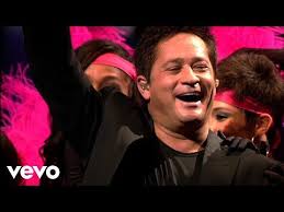 Esta é a última canção que eu faço pra você já cansei de viver iludida só pensando em você se amanhã você me encontrar de braços dados com outro alguém faça de conta. Leonardo Agua De Coco Youtube Musica Dona Leonardo Agua De Coco