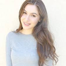 Jess Morrison's Instagram, Twitter & Facebook