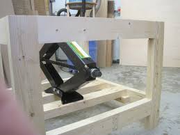 Adjustable Height Workbench