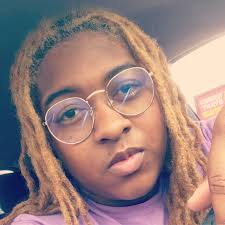 Who does custom football team socks?