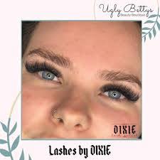 Amanda Beecroft's Instagram, Twitter & Facebook