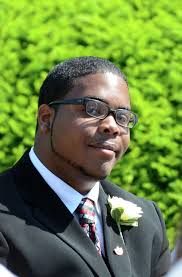 Greens Farms Academy grads urged to explore the world