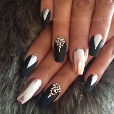 Black And Rose Gold Nails Design 51 Elegant Black Nail Art Ideas That Anyone Can Diy Black Nails Nails Chrome Nails