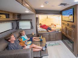 Its unique design provides one join mait at the forest river rv open house as he walks you through the brand new 2019 235s rockwood roo hybrid camper. Rv Review 2020 Rockwood Roo 235s Trailer Life