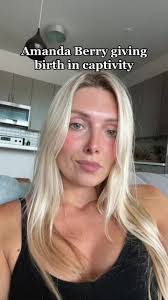 Amanda Jocelyn's Instagram, Twitter & Facebook