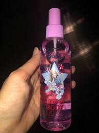 It leaves on a visibly glittery finish that enhances your overall look. Mattel Barbie Hair Body Mist Inci Beauty