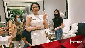 Naysila mirdad saat ditemui di sebuah acara di kawasan jakarta suara.com/wahyu tri laksono. Naysilla Mirdad Fitting Gaun Netizen Heboh Ucapkan Selamat Nikah