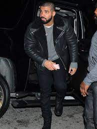 Drake S Winter Clubbing Outfit Is Next Level Cozy Clubbing Outfit Mens Fashion Summer Club Outfits Men