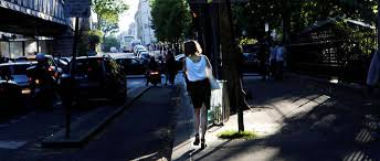 Pour dénoncer le harcèlement de rue, elle a fait appel aux réseaux sociaux: Contraventions Contre Le Harcelement De Rue Les Belges Ont Essaye Ca N A Pas Marche Le Point