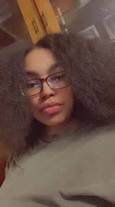 Woman seeking genuine connection in Tacoma