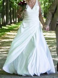 Bei uns findest du zahlreiche liebevoll gebrauchte brautkleider, die auf eine weitere zukünftige braut warten second hand brautkleider. 900 Brautkleider Bei Brautboerse De Ideen Braut Brautkleid Verkaufen Brautkleid Gebraucht