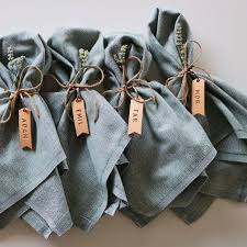 Servietten In 2020 Hochzeitsdekoration Tischgedeck Servietten Hochzeit