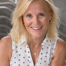 Lisette Lewis's Instagram, Twitter & Facebook