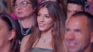 Lisa Rizzi's Instagram, Twitter & Facebook