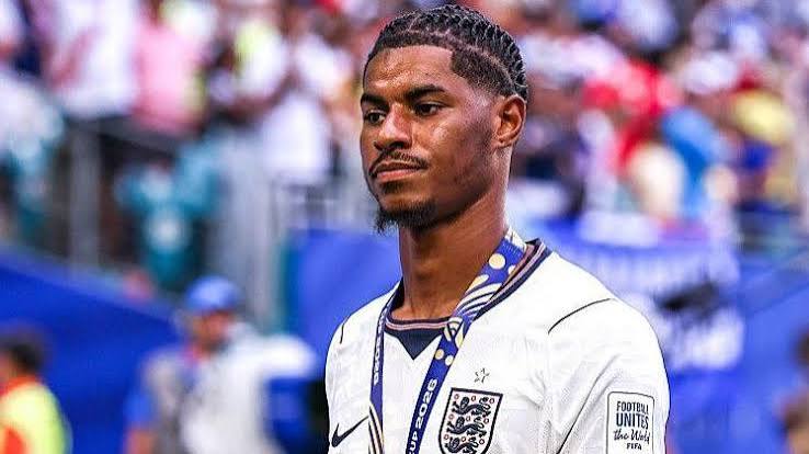 28 yaşındaki İngiltere forveti Marcus Rashford, Adada kalmaya kararlı