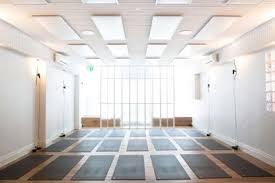 Six Of The Most Beautiful Yoga Studios In Australia Yoga Studio Decor Yoga Room Design Yoga Studio Design