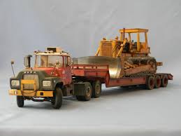 Mack Dm 600 Cat Dh8 1 25 Amt Ertl Model Cars Kits Plastic Model Cars Model Truck Kits