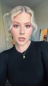 Desiree Lockhart's Instagram, Twitter & Facebook