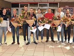 VEERTIG JUBILARISSEN GEHULDIGD TIJDENS ALGEMENE LEDENVERGADERING