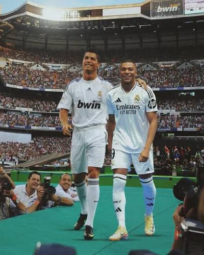 Cristiano Ronaldo  Kylian Mbappé. ✨ Once again, Cristiano delivers a  𝒄𝒐𝒎𝒎𝒆𝒏𝒕 for Mbappé after he celebrated with the 𝑺𝒊𝒖𝒖𝒖𝒎 at the  Bernabéu. “Excited to see you light up the Bernabéu”, Cristiano co