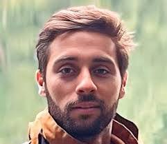 Andre Tavares's Instagram, Twitter & Facebook