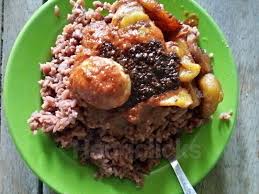 The rate at which white and stew is consumed is as if there would be a life with this meal. 5 Types Of Rice Nigerians Need To Respect More Zikoko