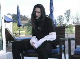 Pin By Stella Ninnas On Bones Bones Rapper Bones Long Hair Styles Men