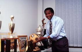 Kaizer chiefs founder kaizer motaung celebrated his 75th birthday on wednesday. How Did Kaizer Chiefs Get Their Name Goalpedia Goal Com