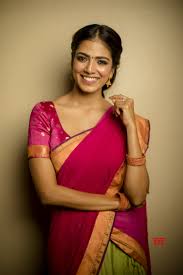 Malavika mohanan is a south indian actress who acts mainly in malayalam films. Actress Malavika Mohanan Stills With Pongal Wishes Social News Xyz