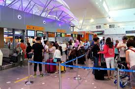 A small family traveling for a short holiday from kuala lampur (kul) to langawi using airasia flights, we have three check in bags with a maximum weight of 20 kg for each. Airasia S Baggage Information Cabin Baggage Checked Baggage Duty Free Goods Sports Equipment Etc Klia2 Info