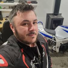 Can anyone help me out I've just brought a caddy with seats in the rear but  no carpet and I hate the look of it is there an easy solution to this