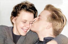 Bishan Singh (Gill) and Ernestina Singh (Zuniga) wedding picture.  California 1920 🇺🇸 Bishan Singh came to northern California in 1909.  According to his daughter Mary Rai: "My father came to Oakland, Stockton
