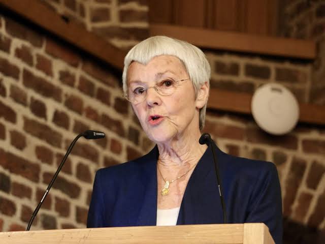 Krone-Schmalz holt in Düren zur Medienschelte aus | Aachener Zeitung