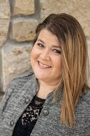 Mindy Barr's Instagram, Twitter & Facebook