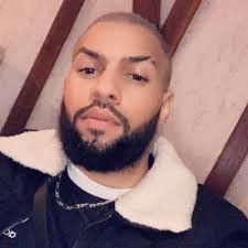 Alex' Taranto (@AlexisTaranto)